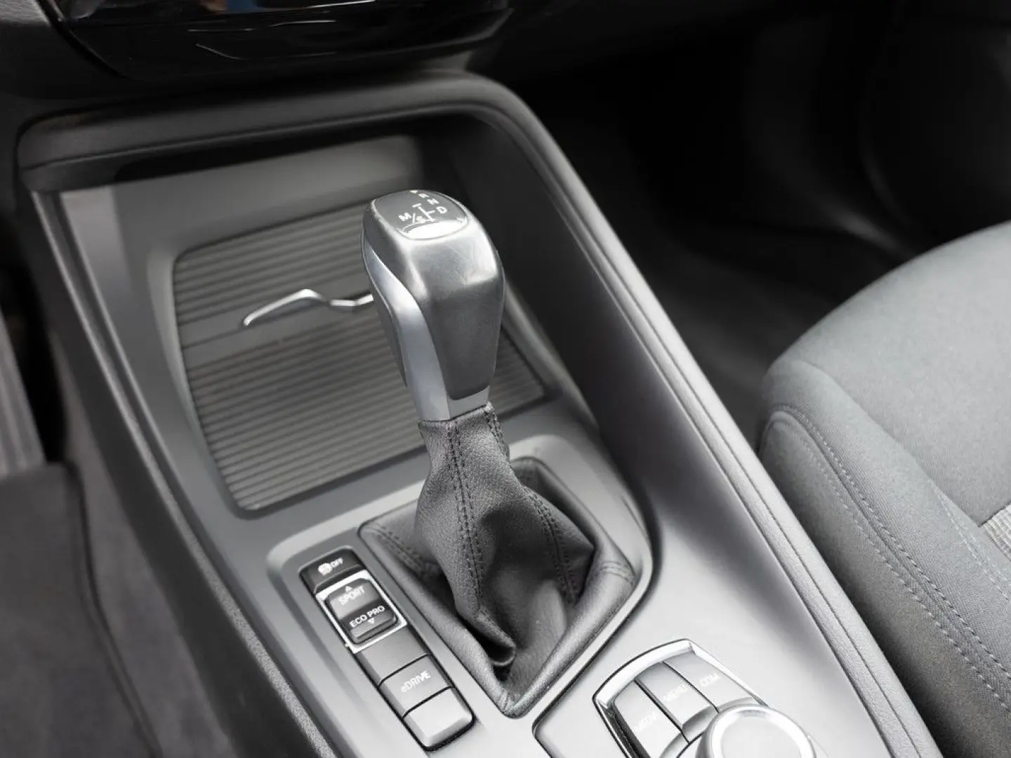 X1 xDrive 25e Advantage