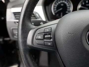 X1 xDrive 25e Advantage