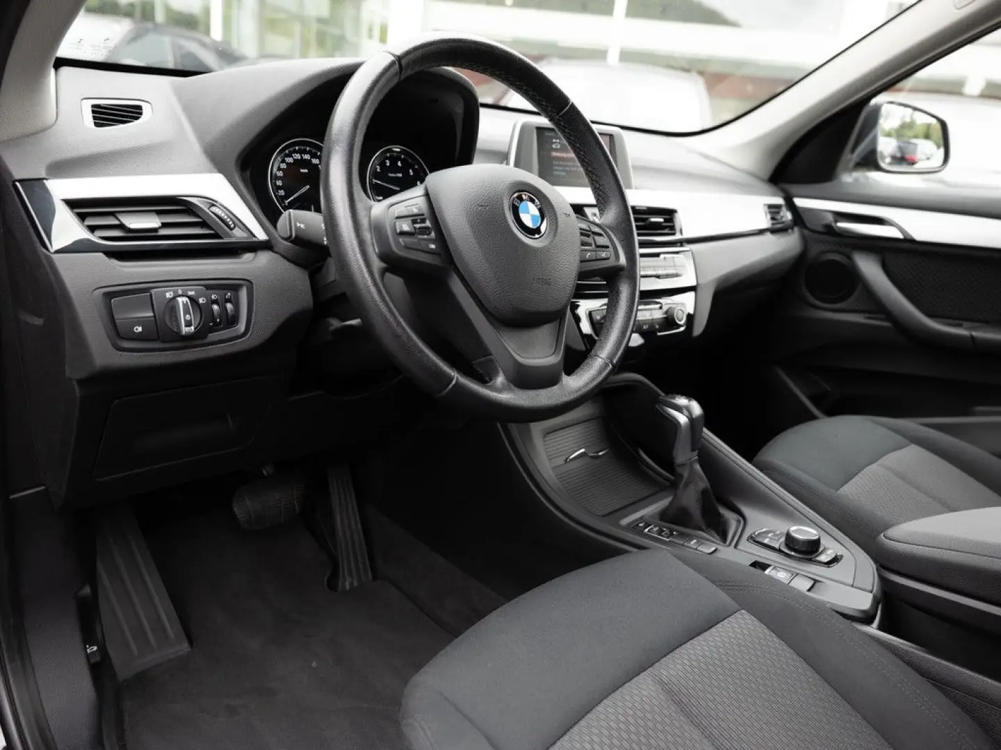 X1 xDrive 25e Advantage