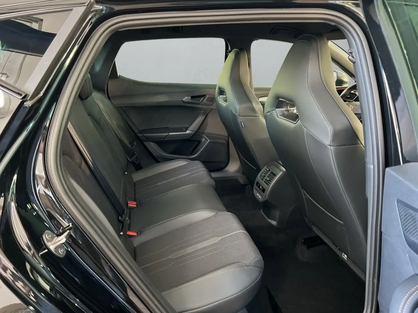 Leon 2.0 TSI DSG VZ *AHK*