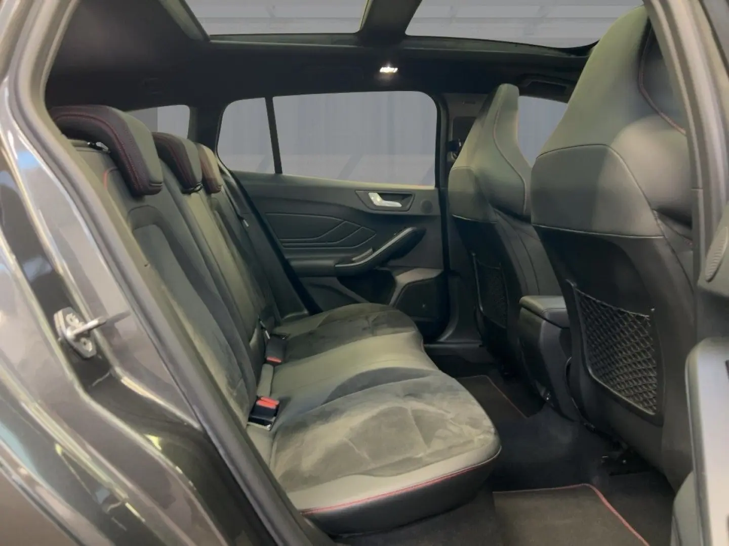 Focus TURNIER ST X AUTOMATIK PANORA.AHK B&O NAVI