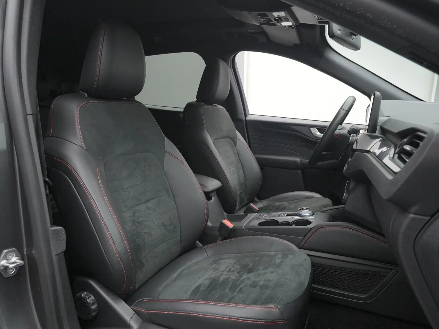 Kuga ST-Line X 224PS PHEV/Pano/Winter&Techno-P.