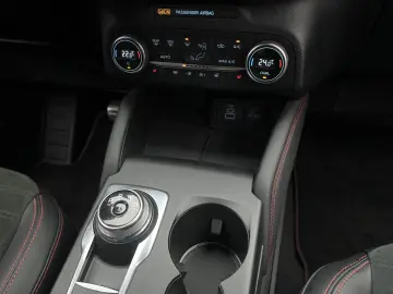 Kuga ST-Line X 224PS PHEV/Pano/Winter&Techno-P.