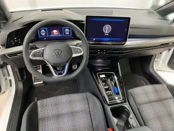 Golf VIII 1.5 TSI Hybrid DSG HeadUpDisplay