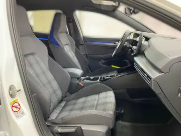 Golf VIII 1.5 TSI Hybrid DSG HeadUpDisplay