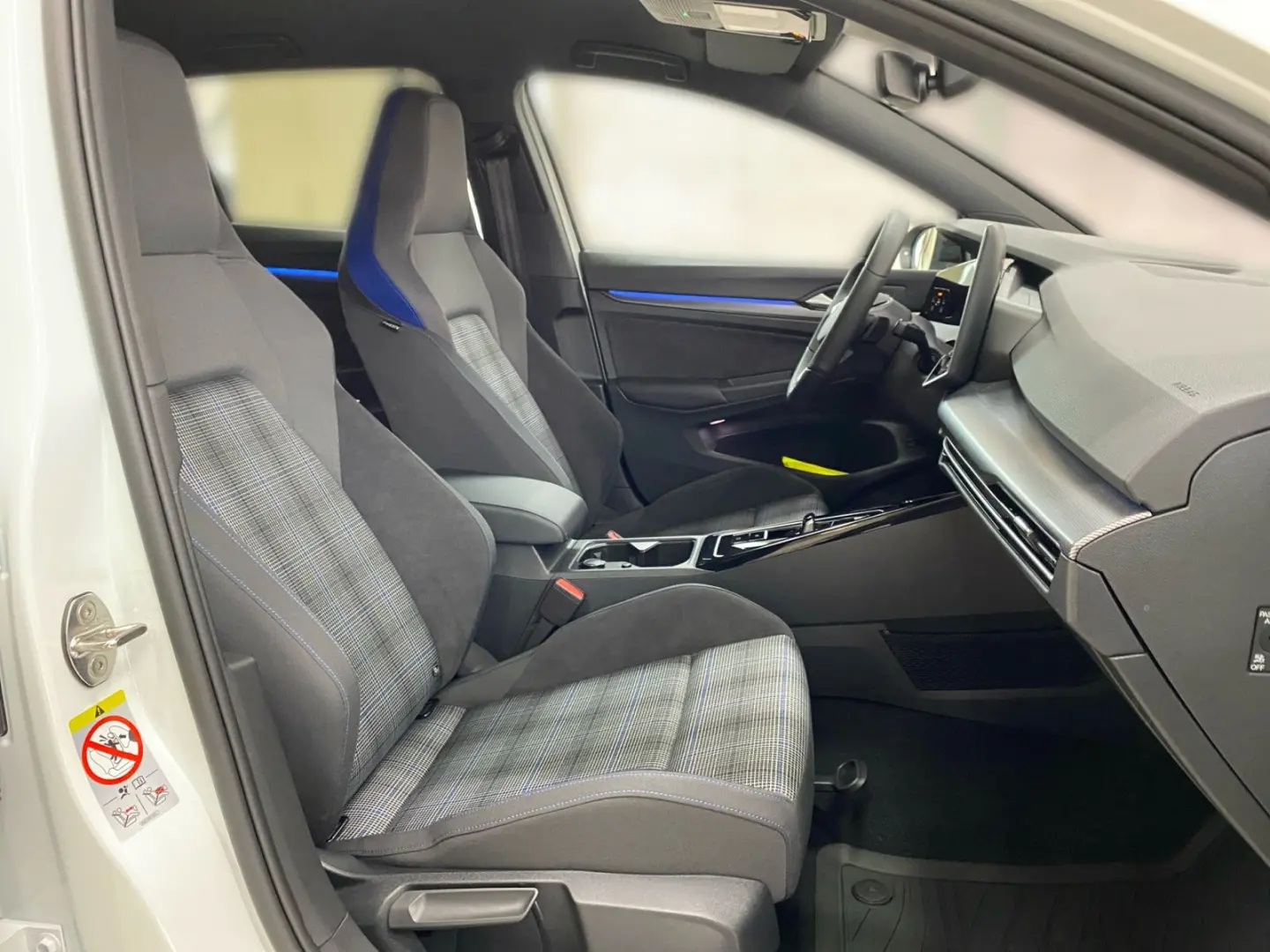 Golf VIII 1.5 TSI Hybrid DSG HeadUpDisplay