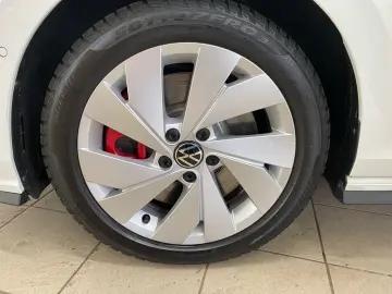 Golf VIII 1.5 TSI Hybrid DSG HeadUpDisplay