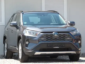 RAV 4 Hybrid 4x2 Business Edition KAMERA LED NAV