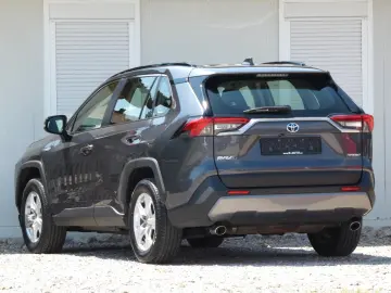 RAV 4 Hybrid 4x2 Business Edition KAMERA/LED/NAV