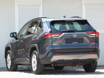 RAV 4 Hybrid 4x2 Business Edition KAMERA/LED/NAV