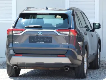 RAV 4 Hybrid 4x2 Business Edition KAMERA/LED/NAV