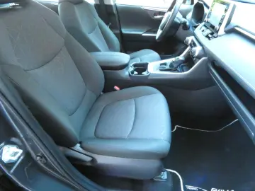 RAV 4 Hybrid 4x2 Business Edition KAMERA/LED/NAV