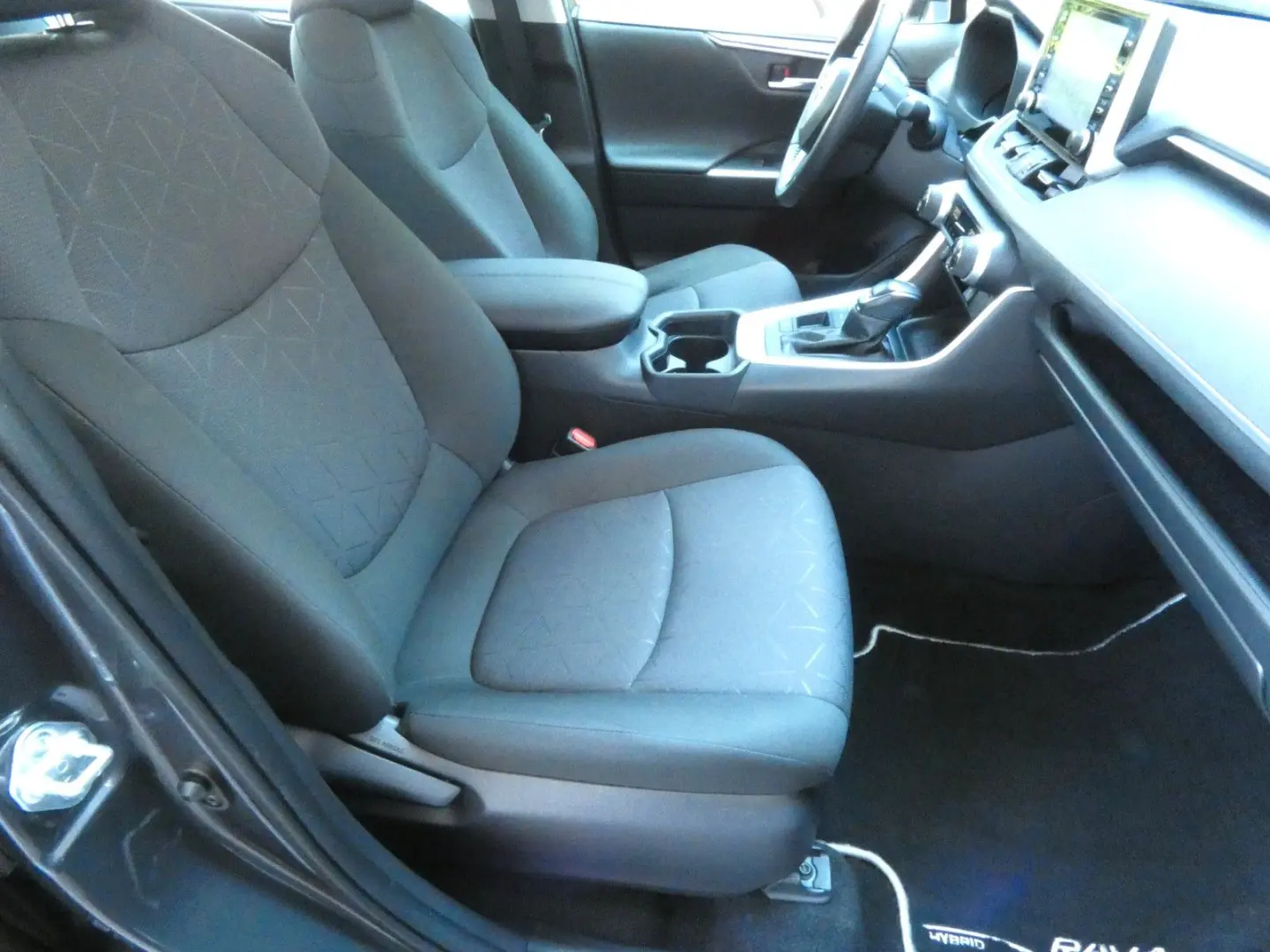 RAV 4 Hybrid 4x2 Business Edition KAMERA/LED/NAV