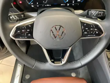 Touareg Elegance 3.0 V6 Luftfeder Panorama Leder