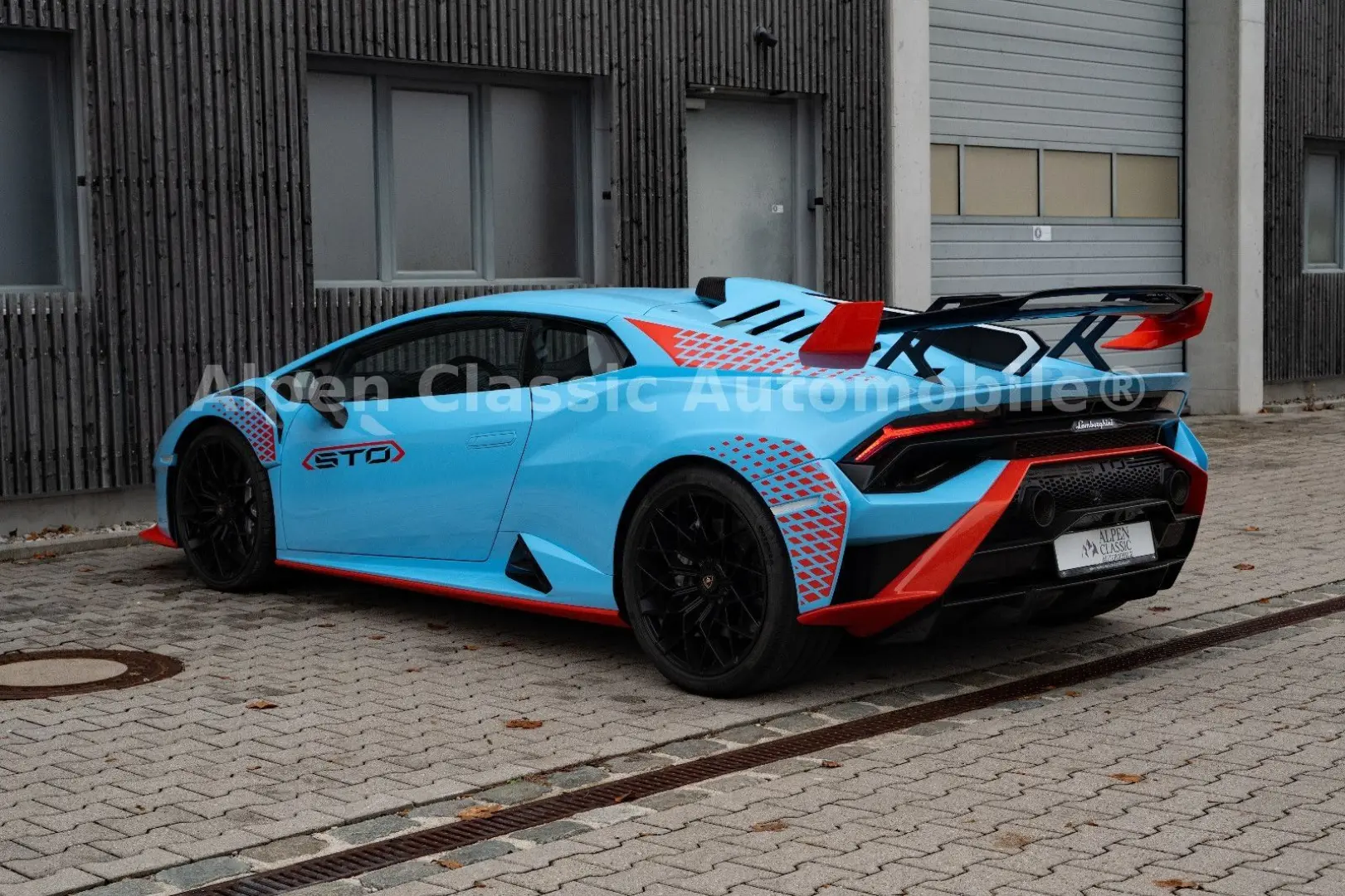 Huracán STO On Stock, Lift, CarPlay
