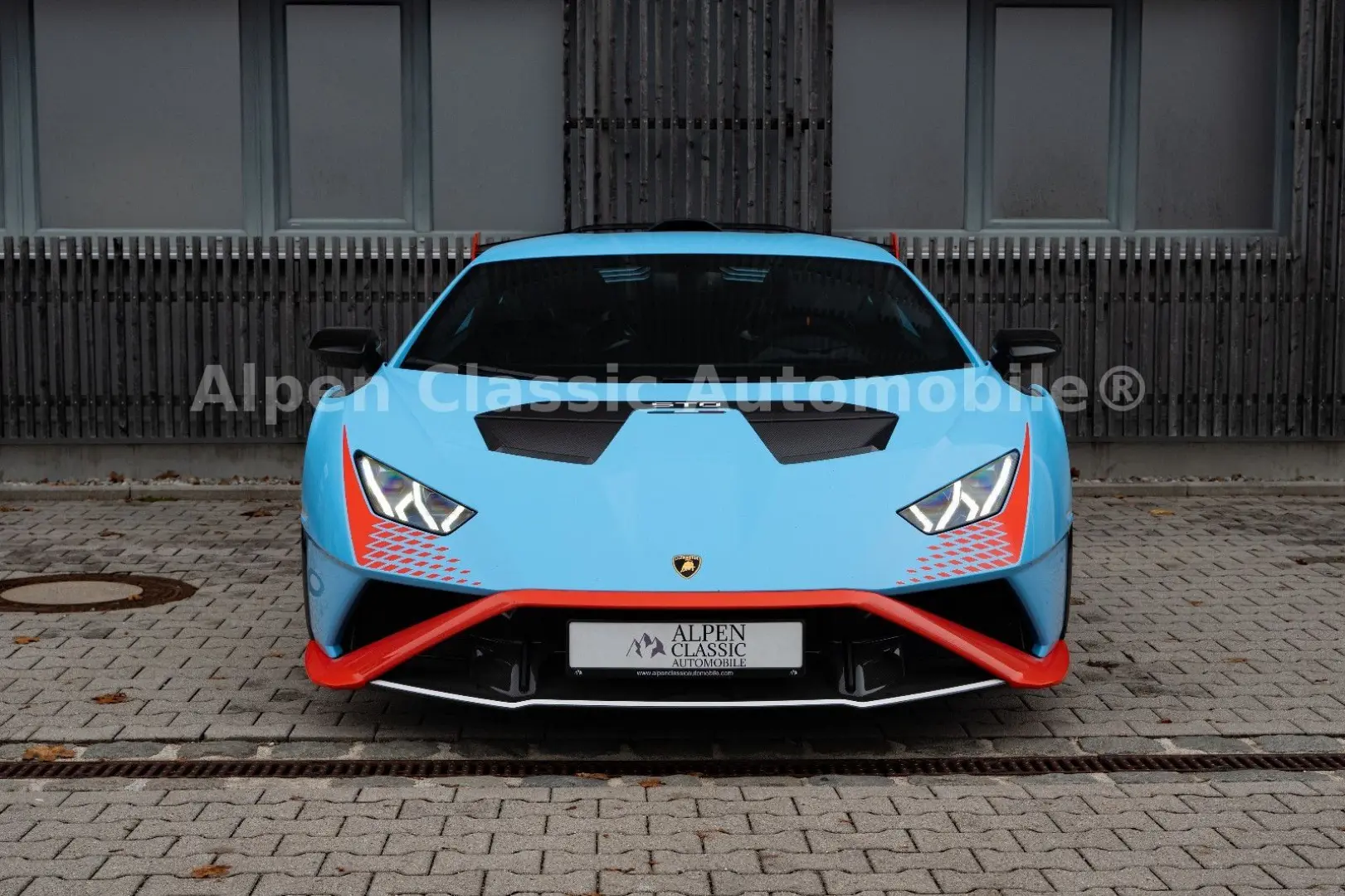 Huracán STO On Stock, Lift, CarPlay
