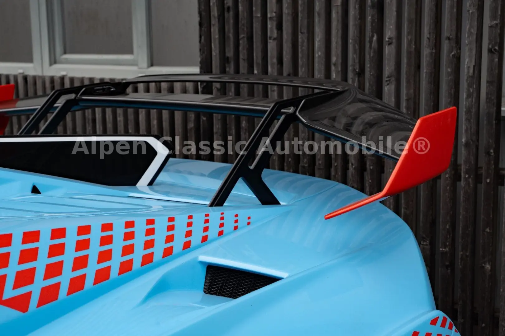 Huracán STO On Stock, Lift, CarPlay