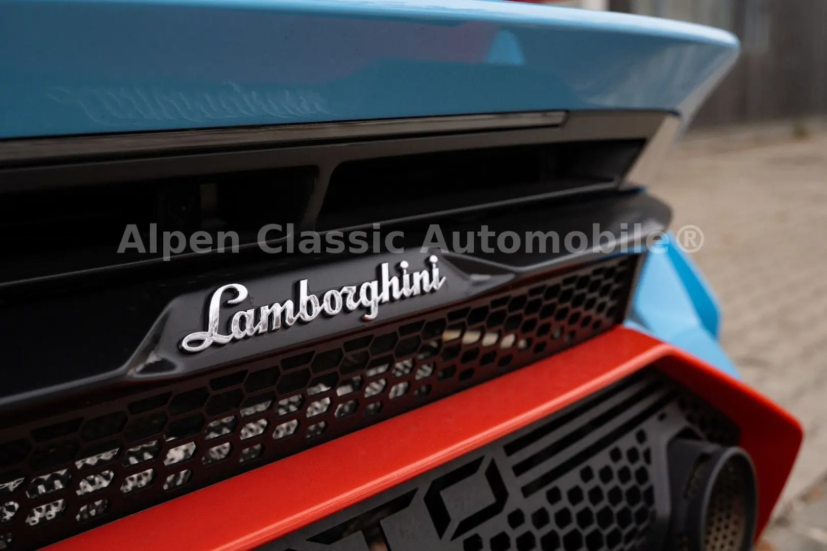 Huracán STO On Stock, Lift, CarPlay