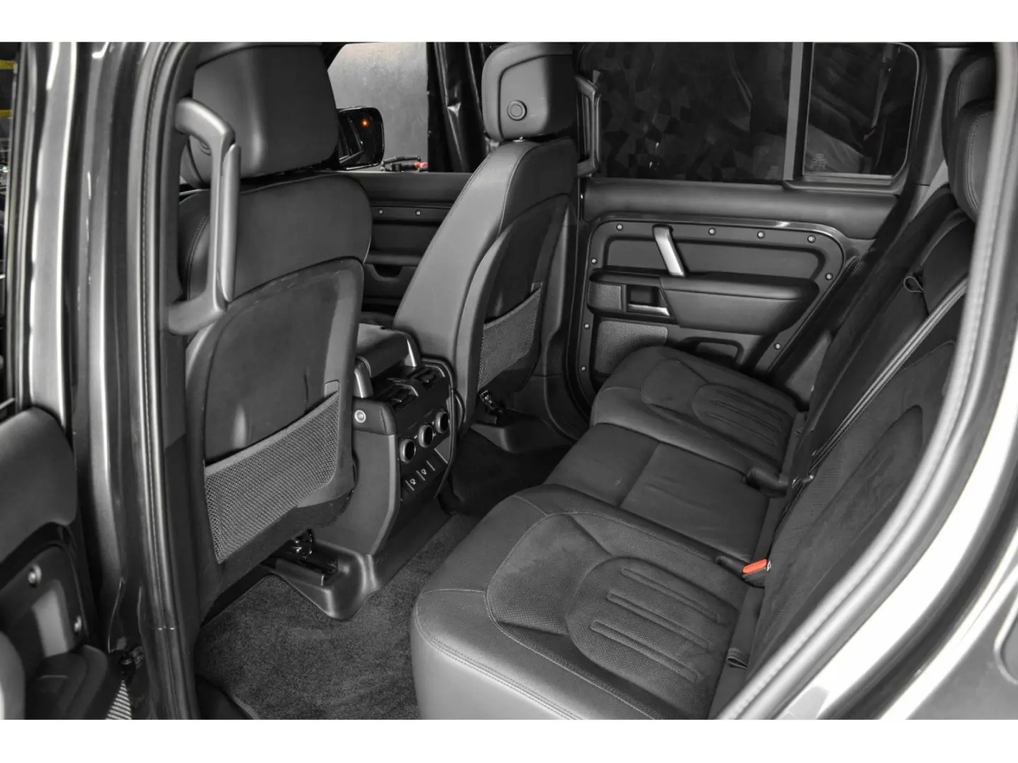 Defender P525 V8 EDITION