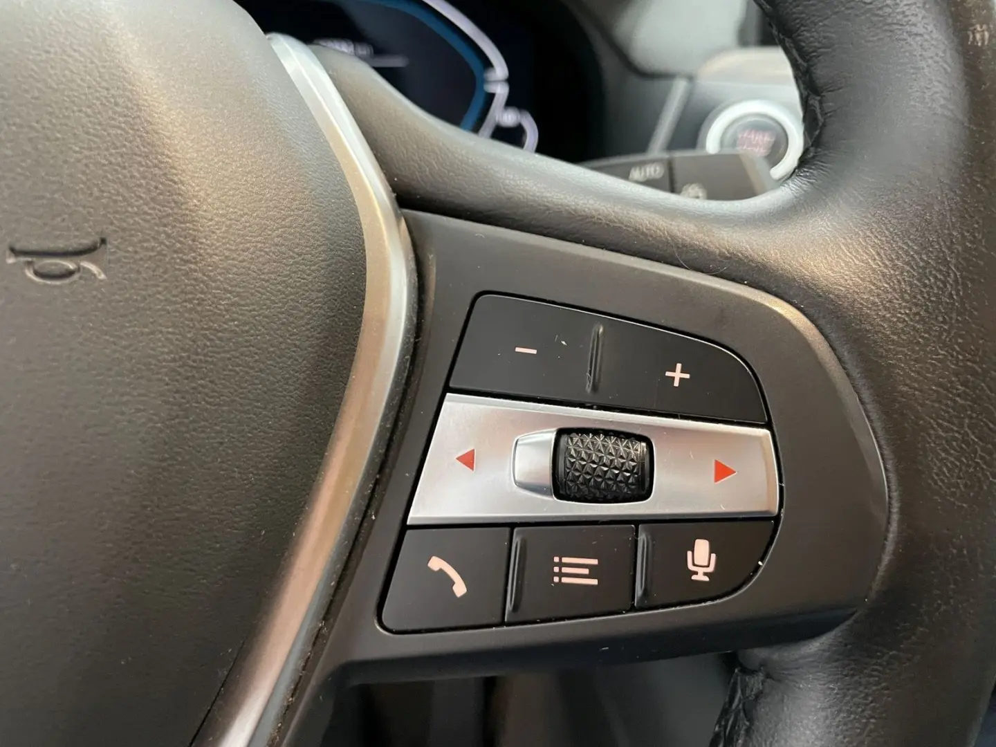 X3 xDrive30e xLine Head-Up HiFi DAB LED Shz PDC