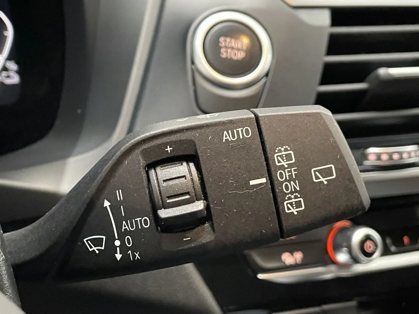 X3 xDrive30e xLine Head-Up HiFi DAB LED Shz PDC