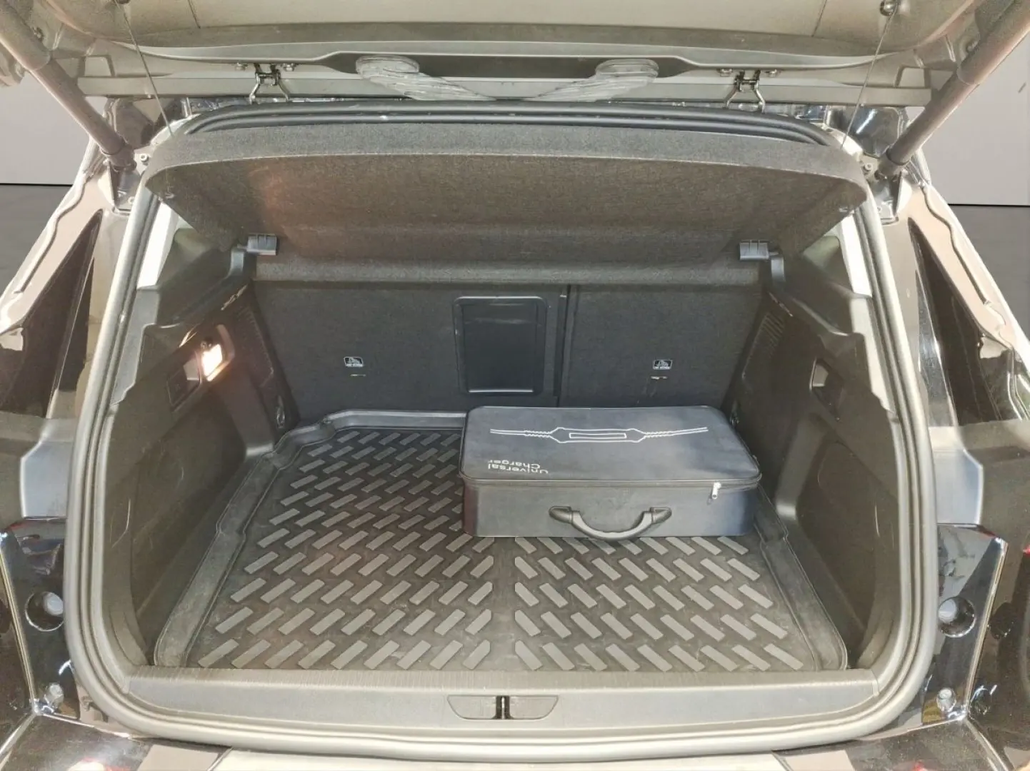 Grandland 1.6 Ultimate 4x4 FLA 360 ParkAss.
