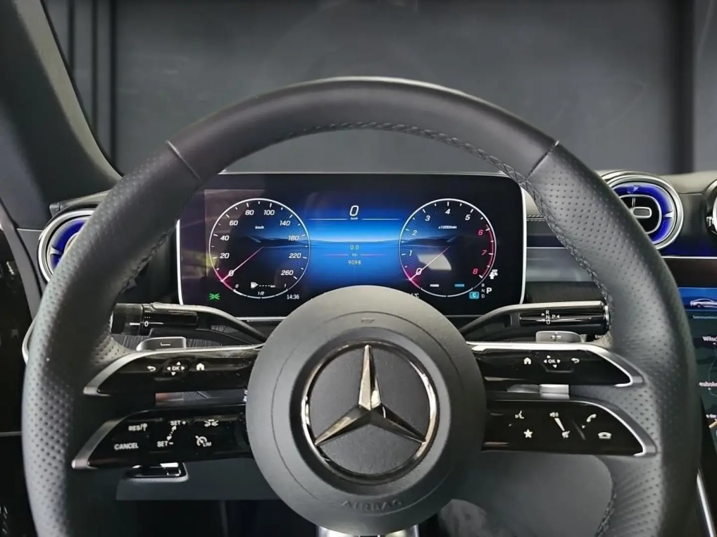 CLE 450 4M Coupé AMG +360°+LEDER+DIST+NIGHT+PANO