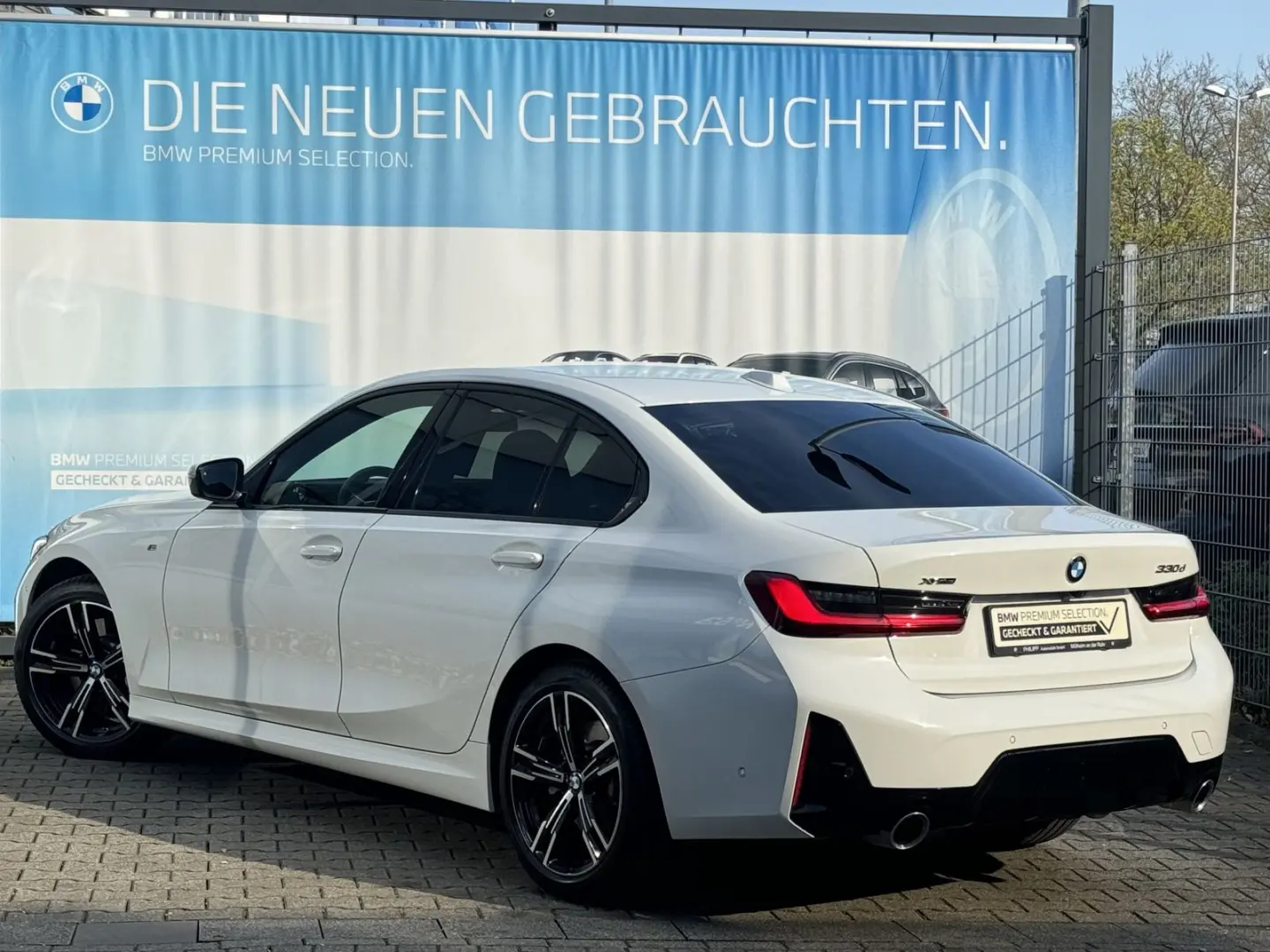 330d xDrive Limo M Sport AHK eSitze Ad-LED PA