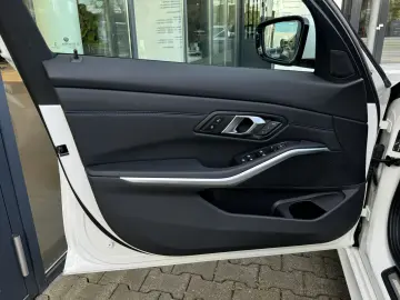 330d xDrive Limo M Sport AHK eSitze Ad-LED PA