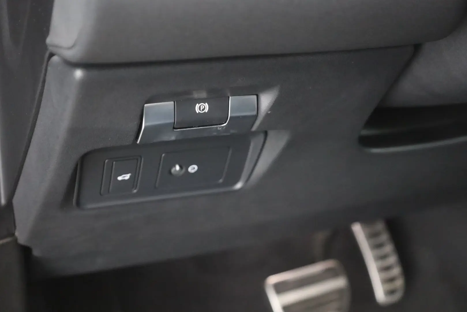 Evoque D200 R-Dynamic SE