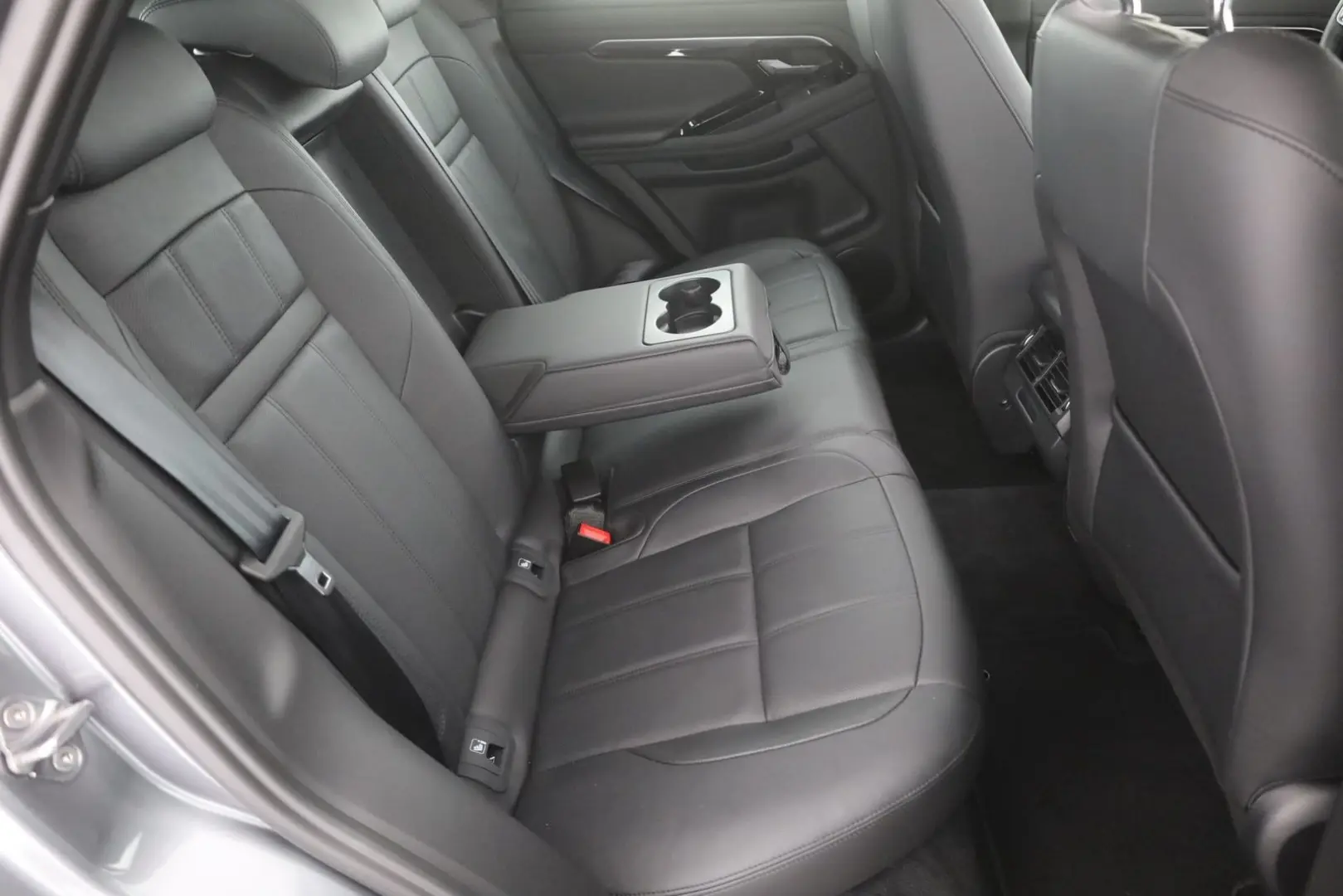 Evoque D200 R-Dynamic SE