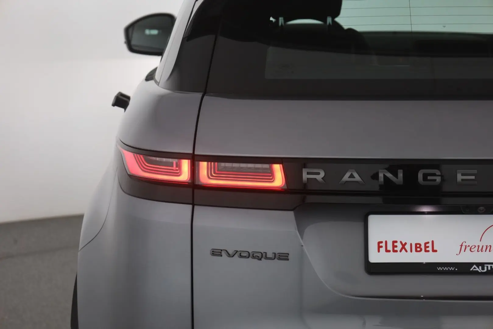 Evoque D200 R-Dynamic SE