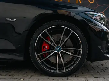 BMW Seria 3 330e xDrive M Sport