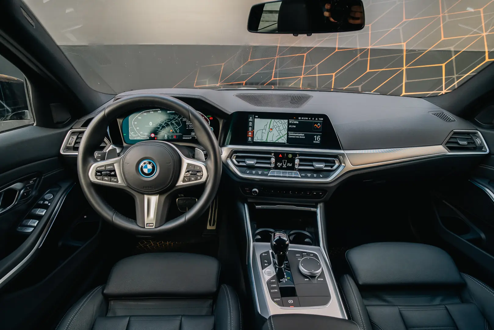 BMW Seria 3 330e xDrive M Sport