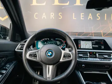 BMW Seria 3 330e xDrive M Sport