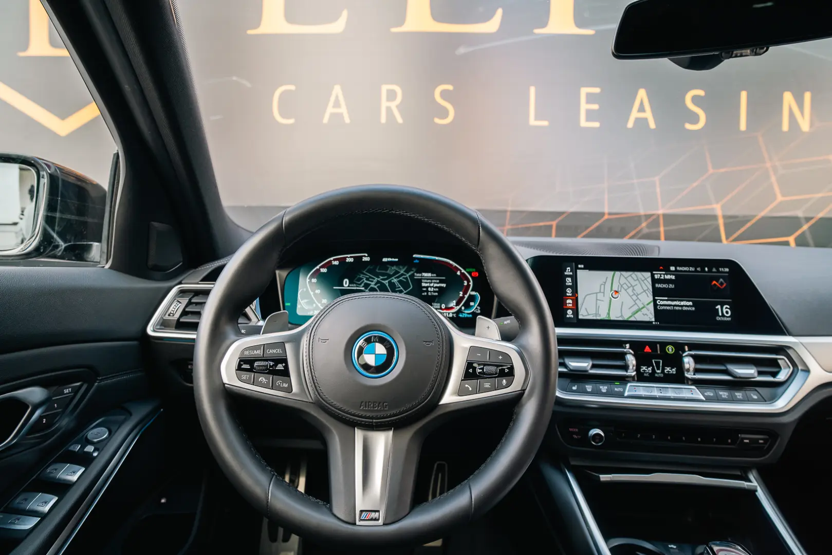 BMW Seria 3 330e xDrive M Sport