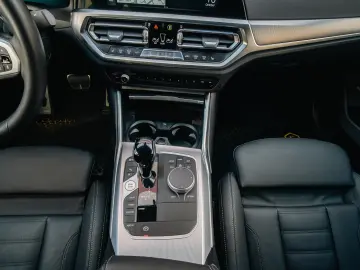 BMW Seria 3 330e xDrive M Sport