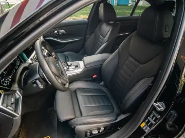 BMW Seria 3 330e xDrive M Sport