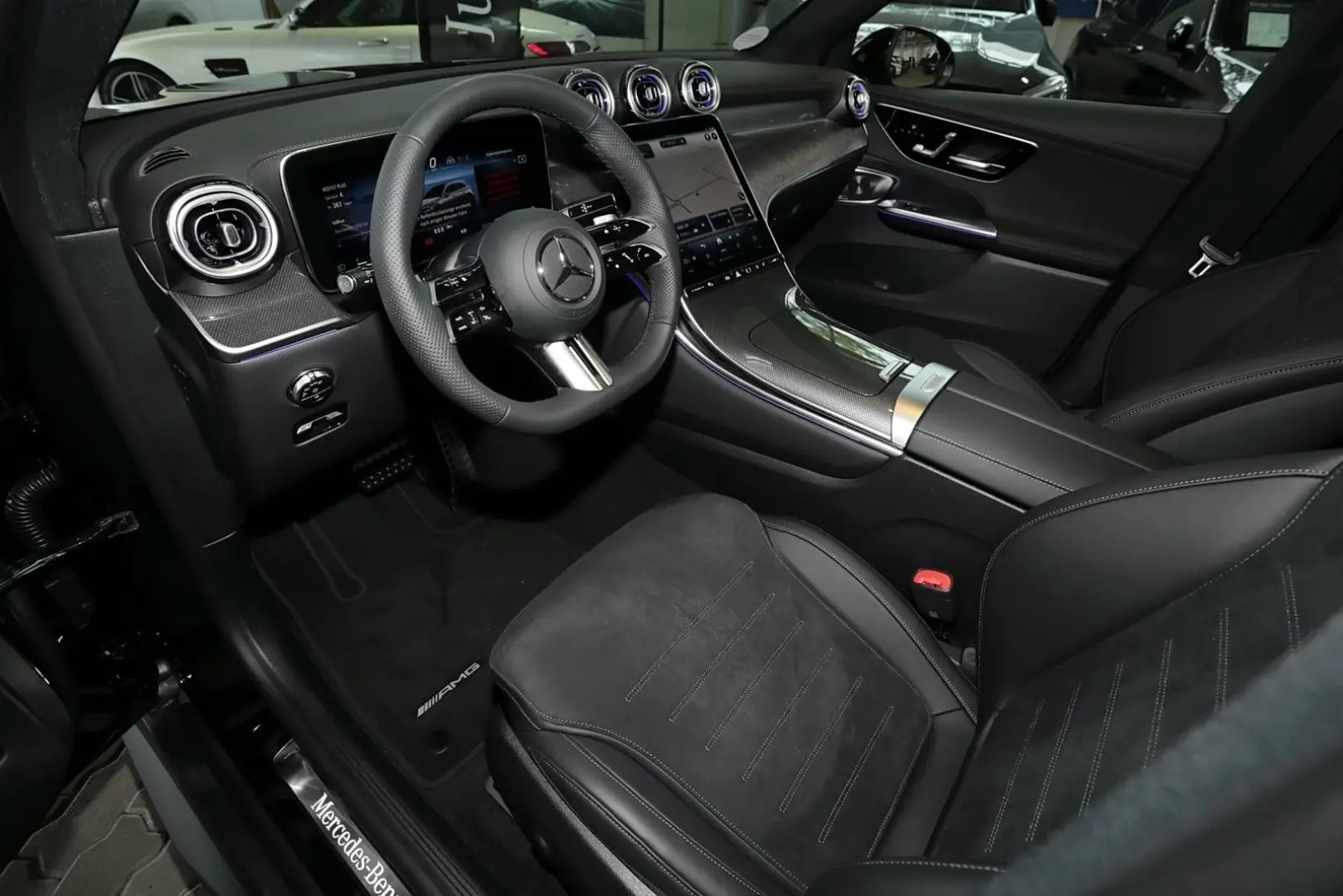 GLC 300 d 4M AMG Night+MBUX+360°+Pano+AHK+Distro