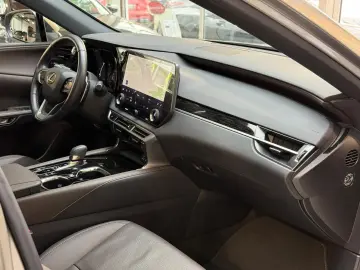 RX 450 h+ E-Four Executive