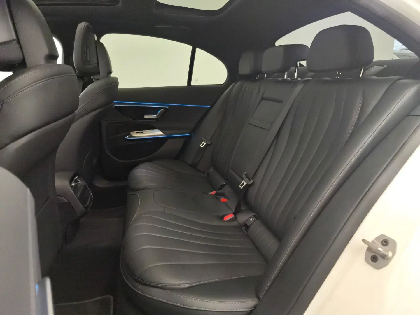 E 450 d 4M Ava Advanced Plus Leder Pano Distro 3