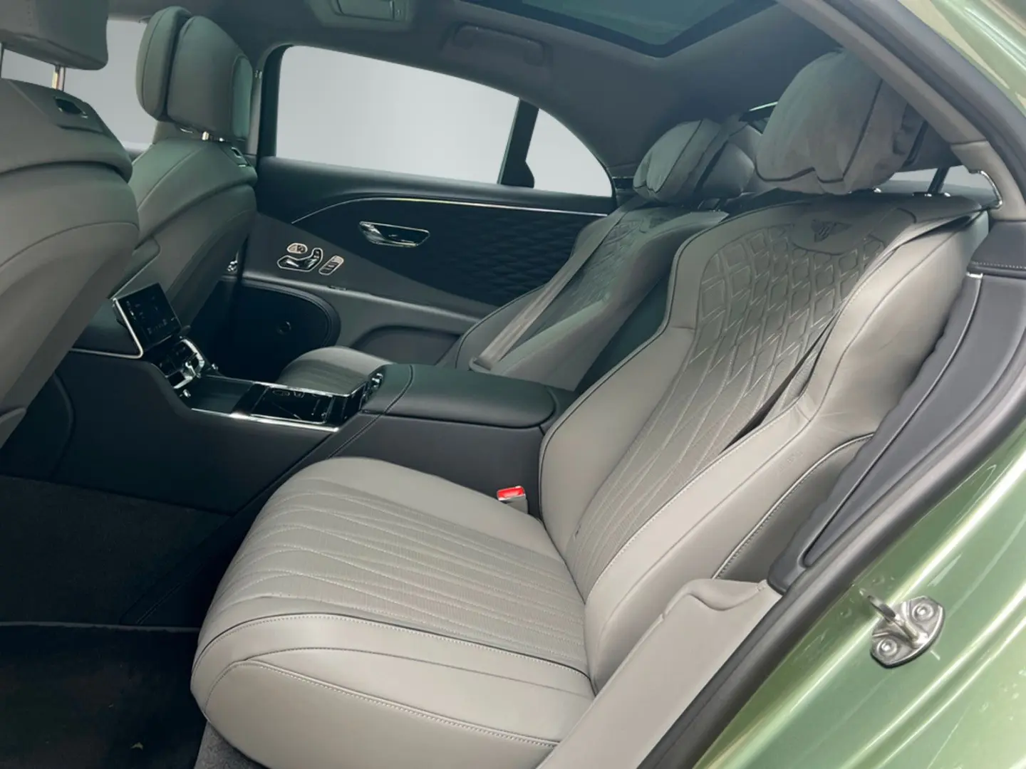 Bentley Flying Spur 6.0 W12 - Naim//TV