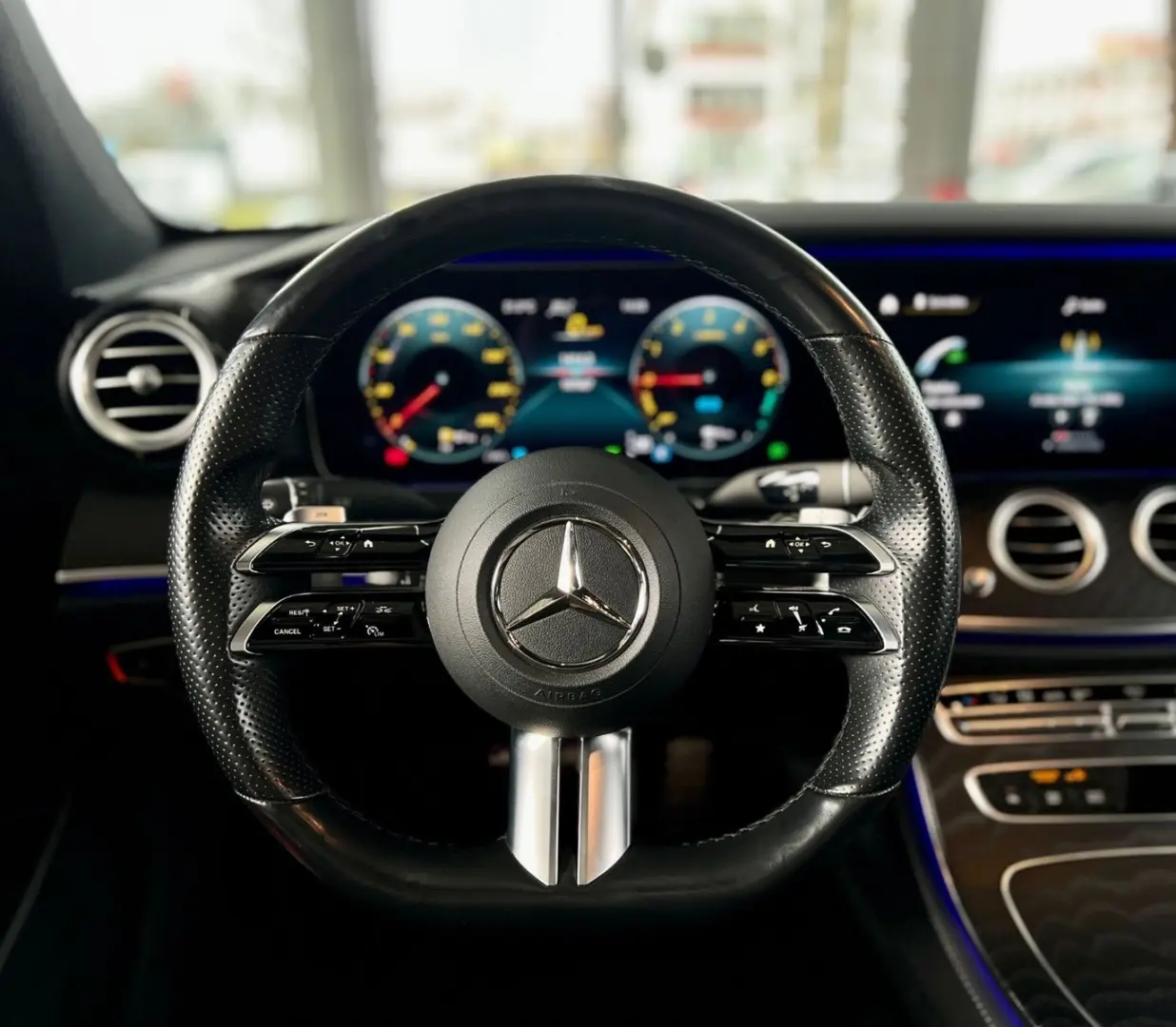 E 300 de Lim.|AMG-LINE|PANORAMA|1.HAND|BURMESTER