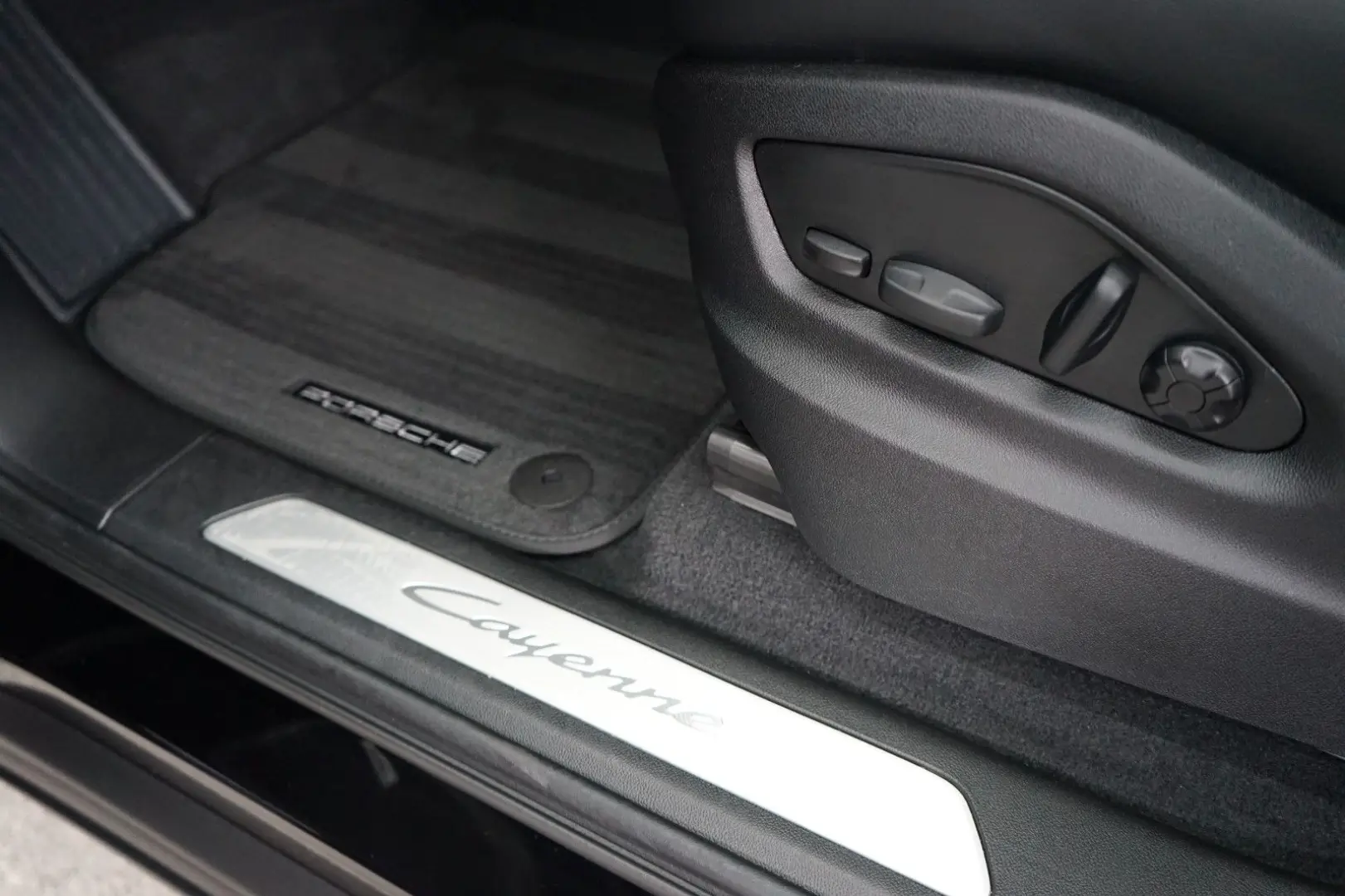 Cayenne Coupe E-Hybrid/P-Display/HeadUp/PDCC/MEG