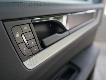 Cayenne Coupe E-Hybrid/P-Display/HeadUp/PDCC/MEG
