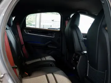 Cayenne S Coupé *1.H *22 *S-Abgas *LUFT *BOSE