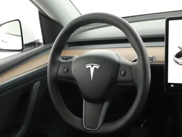 Model Y Long Range AWD 79kWh 2023 , Automatik,