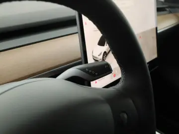 Model Y Long Range AWD 79kWh 2023 , Automatik,