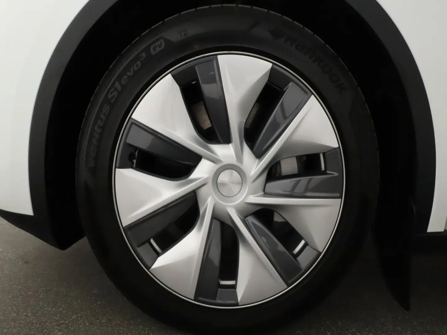 Model Y Long Range AWD 79kWh 2023 , Automatik,