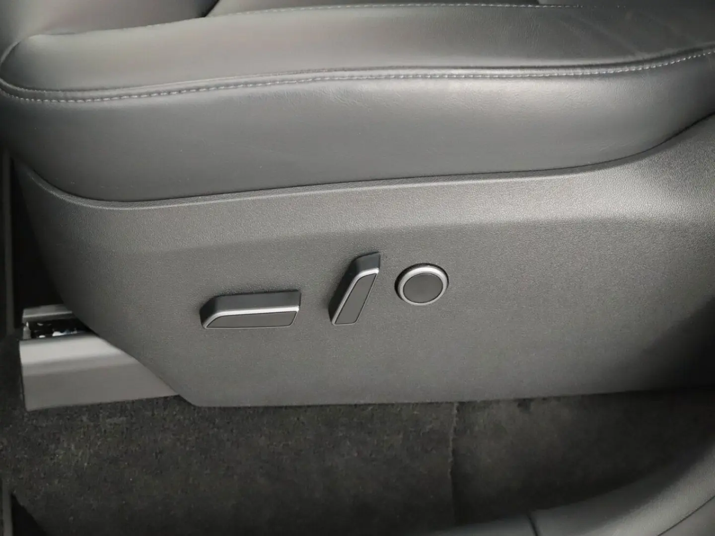 Model Y Long Range AWD 79kWh 2023 , Automatik,